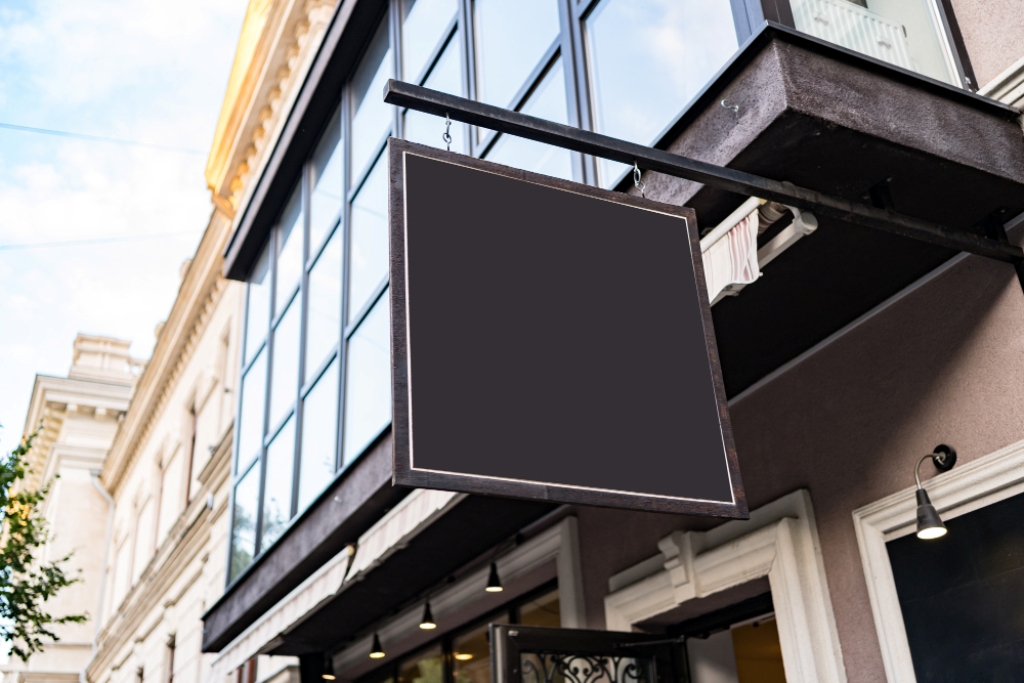 Tips for Choosing the Right Shop Sign Board or Screen